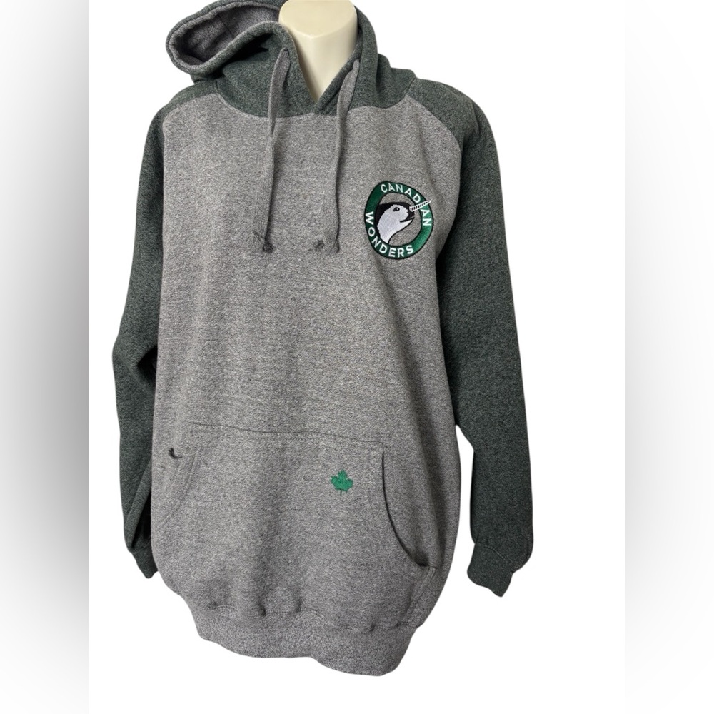 Canadian Wonders Gray and Green Hoodie. EUC. Size Xl